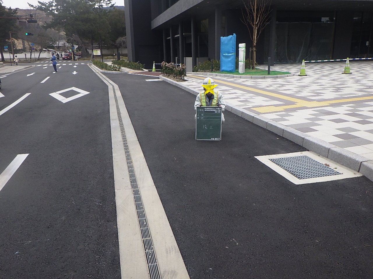 奈良公園(仮称)登大路バスターミナル舗装工事(県庁周辺地区交通環境整備事業(主プロ)他)